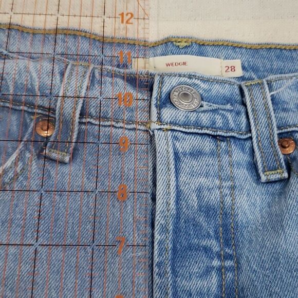 Levi's 501 Women's sz 28 Big E Wedgie Light Wash Denim - Picture 8 of 10